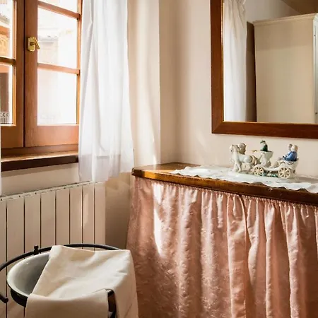 Popoltaio-schiacciato Sleeps 8 Pool Air Con