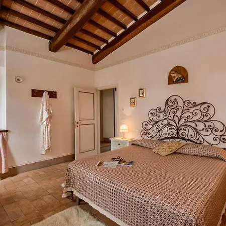 Popoltaio-schiacciato Sleeps 8 Pool Air Con