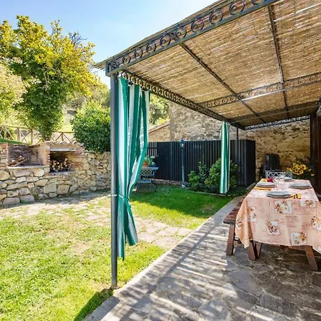 Popoltaio-schiacciato Sleeps 8 Pool Air Con Apartment Ravigliano