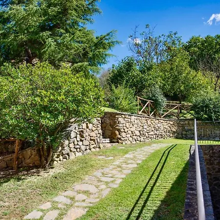 Popoltaio-schiacciato Sleeps 8 Pool Air Con