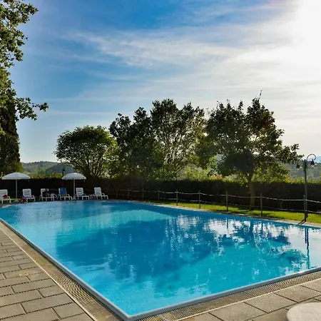 Апартаменты Popoltaio-schiacciato Sleeps 8 Pool Air Con